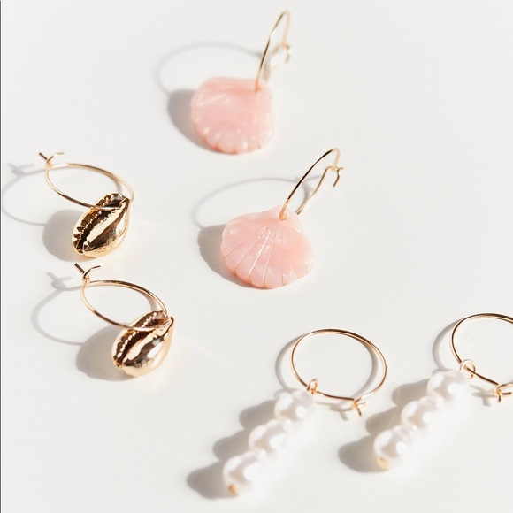 Pearl Shell Cowrie Charm Hoop Set - Picture 1 of 3